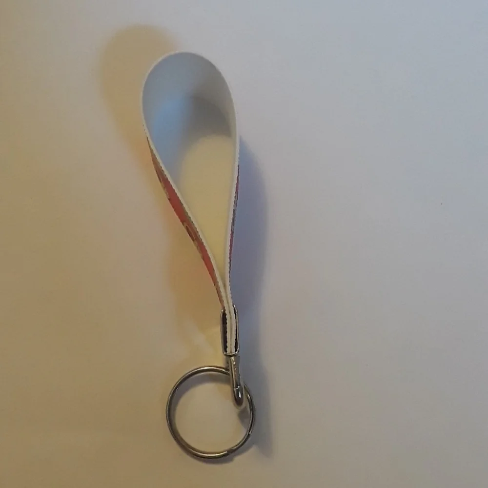 Avocado pattern keychain